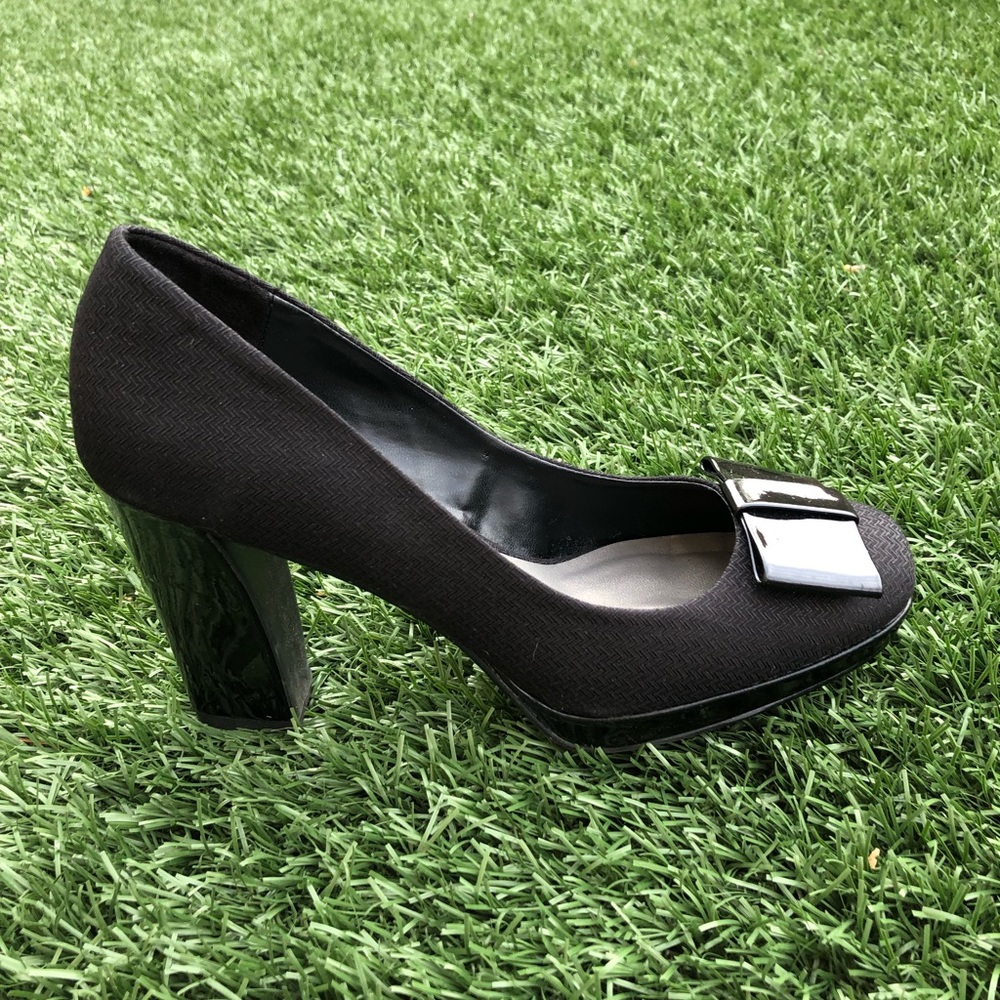 Shoes - Picture 2 of 3